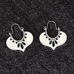 Retro Fashion Minimalism Hollow Heart Earrings
