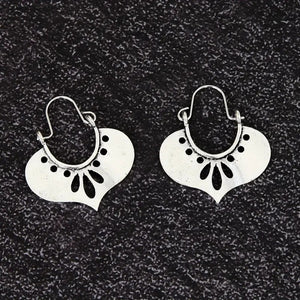 Retro Fashion Minimalism Hollow Heart Earrings