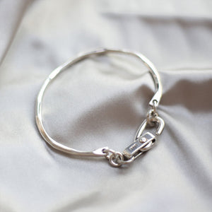 925 Sterling Silver Vintage Distressed Lock Knot Hook Thick Bracelet